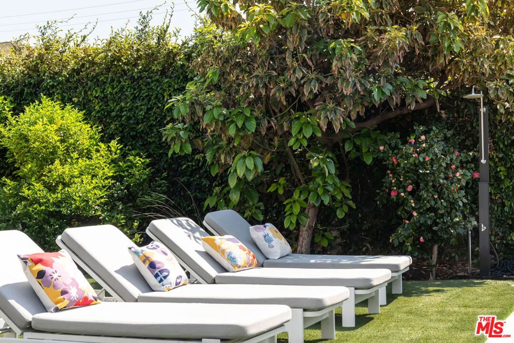 4235 Lafayette Place