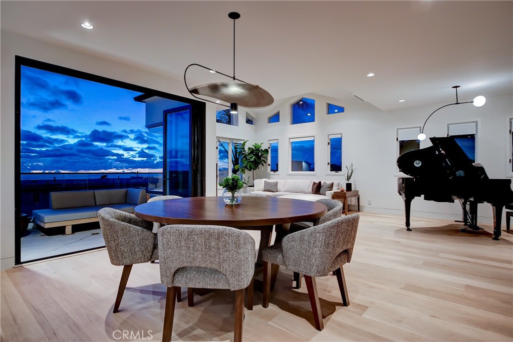 1712 Manhattan Avenue