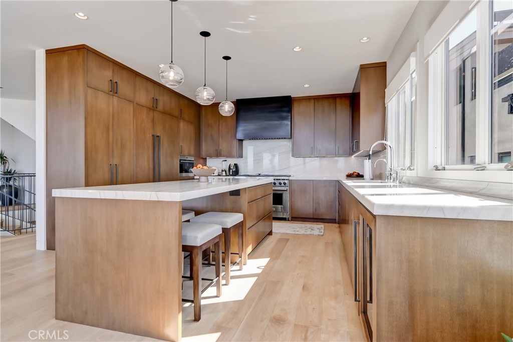 1712 Manhattan Avenue