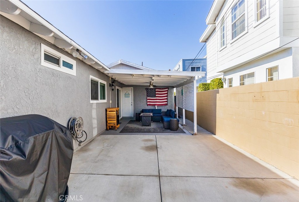 15217 Eastwood Avenue