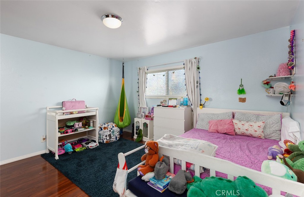 15217 Eastwood Avenue