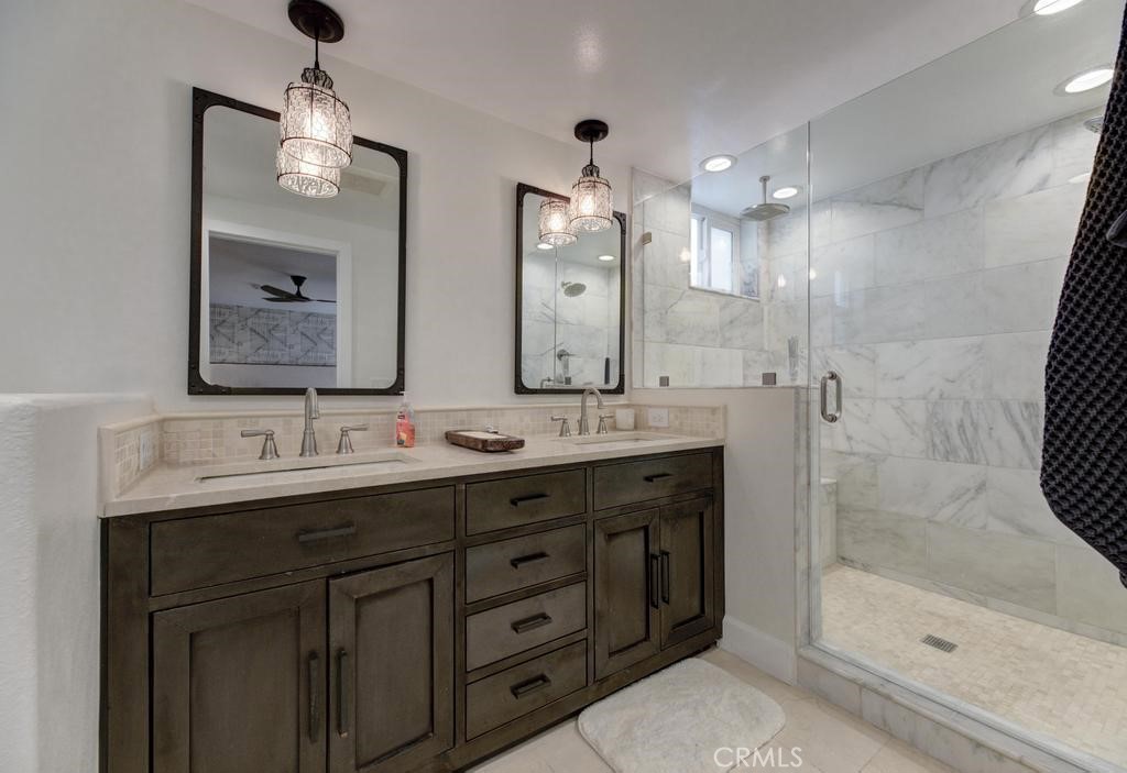 840 Loma Drive Unit: 4