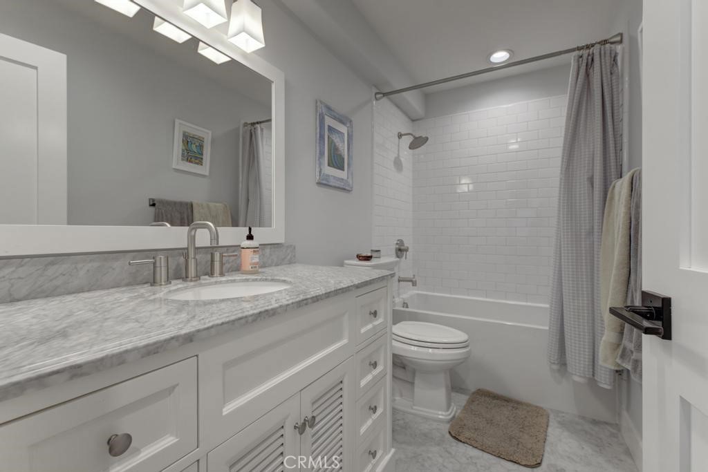 840 Loma Drive Unit: 4