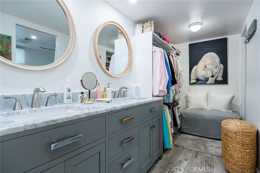 48895 Mariposa Drive