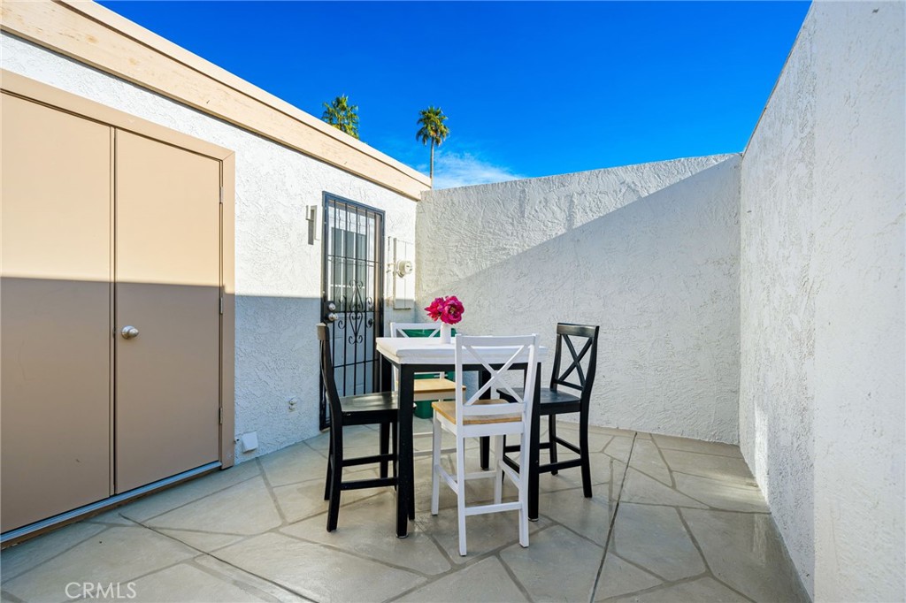 48895 Mariposa Drive