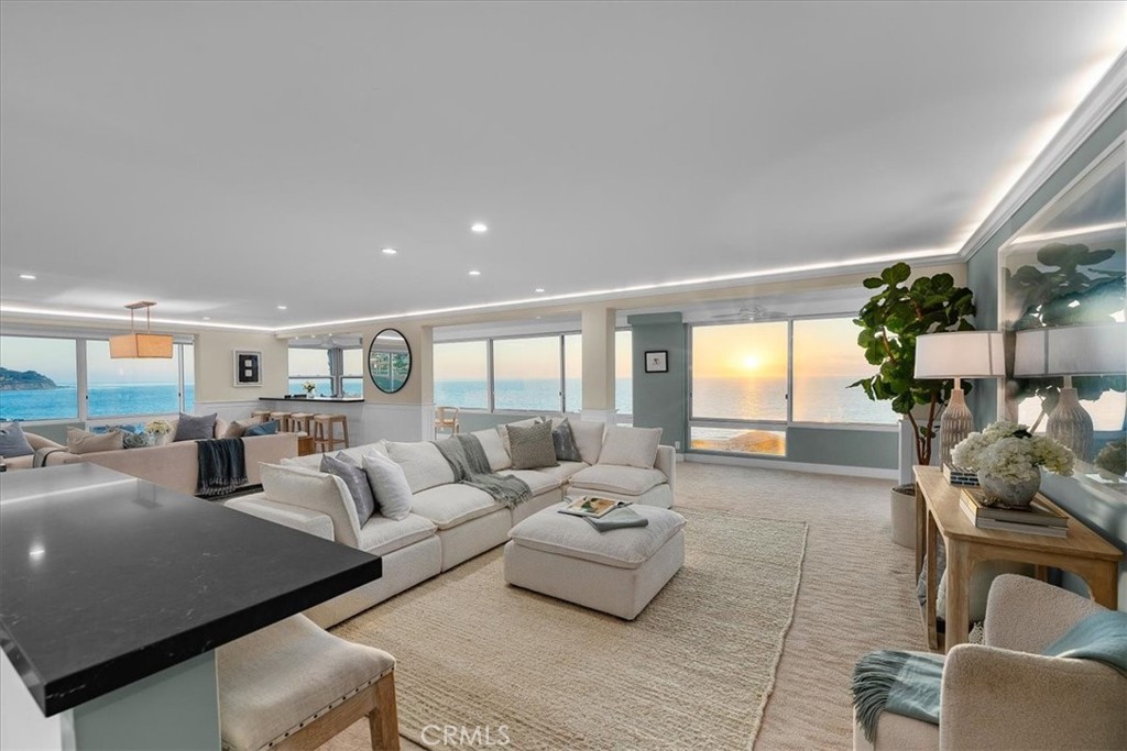 201 Calle Miramar 35