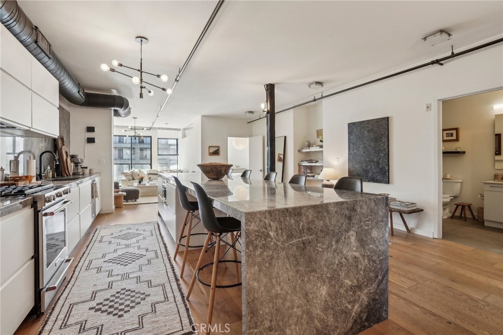 4115 Glencoe Avenue 308