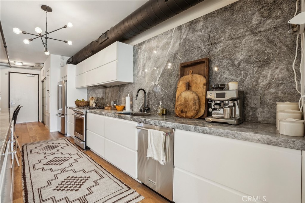 4115 Glencoe Avenue 308