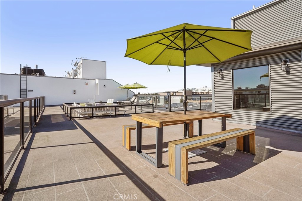 4115 Glencoe Avenue 308