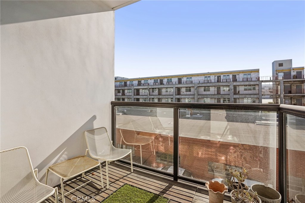 4115 Glencoe Avenue 308