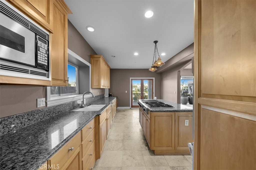 1940 Loma Drive