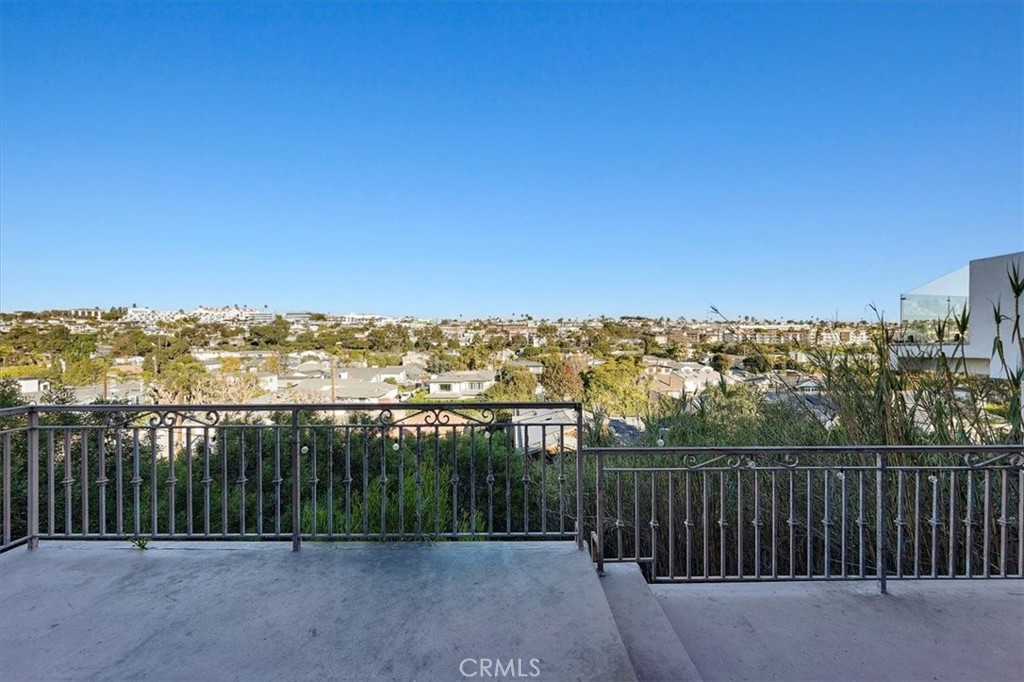 1940 Loma Drive