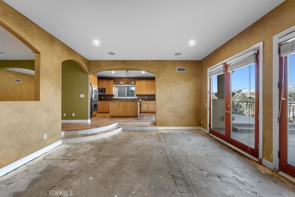 1940 Loma Drive
