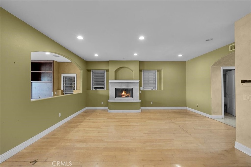 1940 Loma Drive