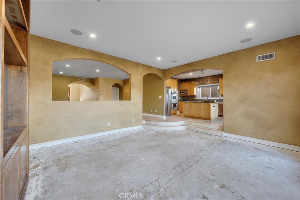 1940 Loma Drive