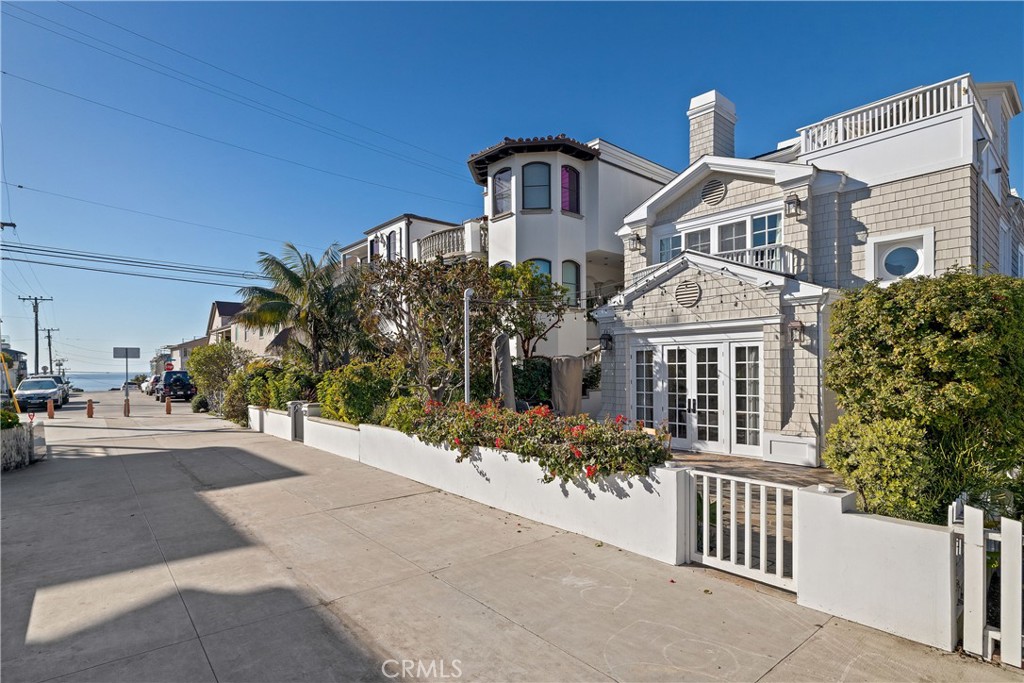 325 9th Street