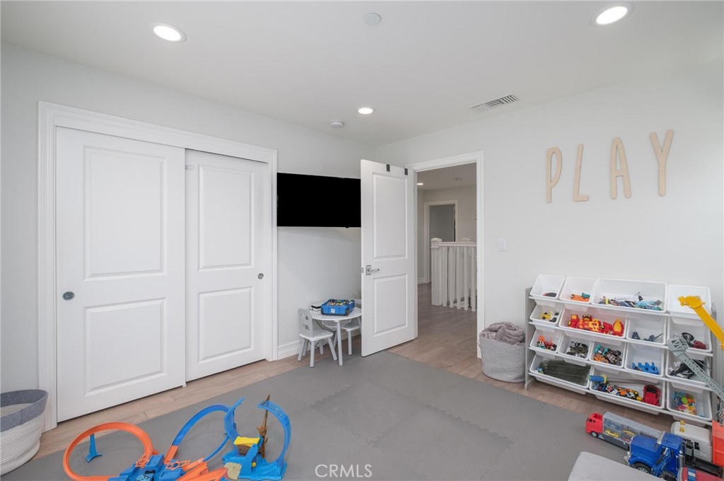 530 N Francisca Avenue A