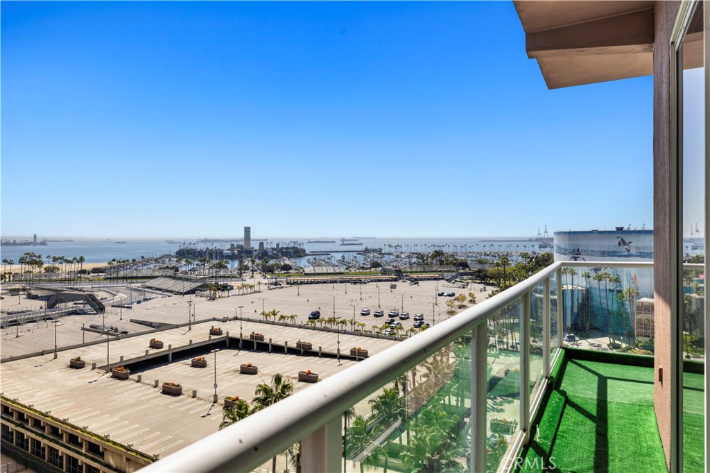 388 E Ocean Boulevard 903
