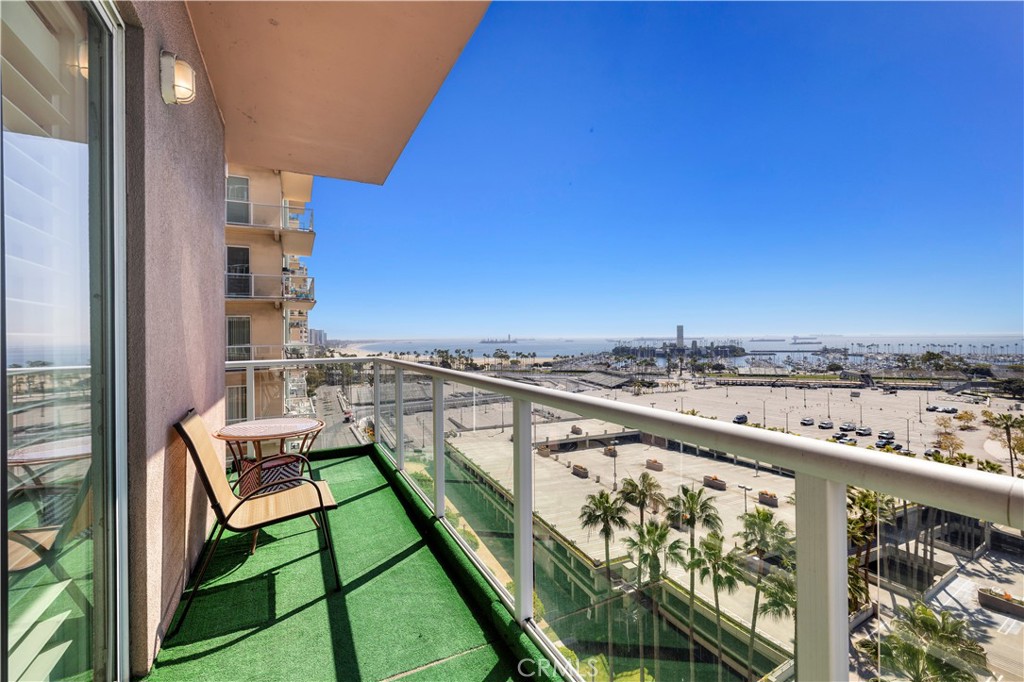 388 E Ocean Boulevard 903