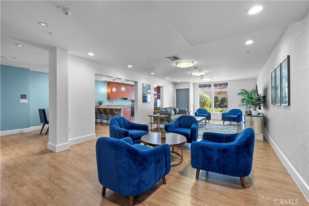 388 E Ocean Boulevard 903