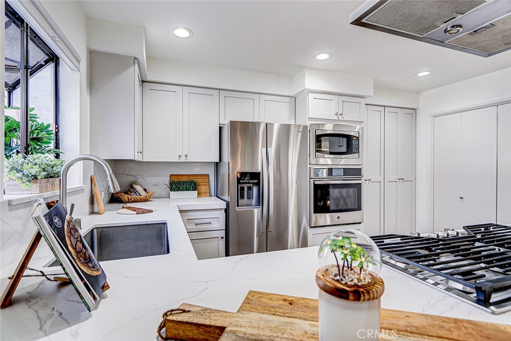 101 S Broadway 3