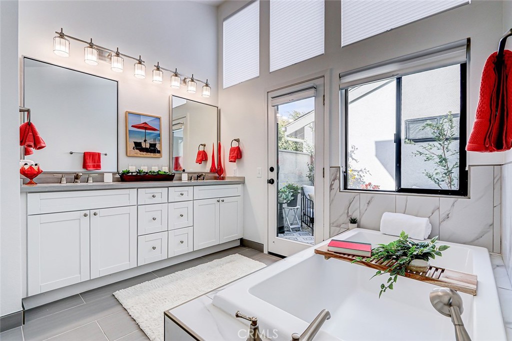 101 S Broadway 3