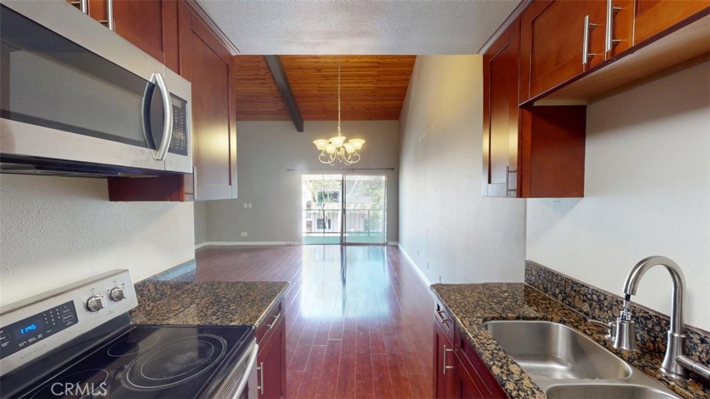 5460 White Oak Avenue G325