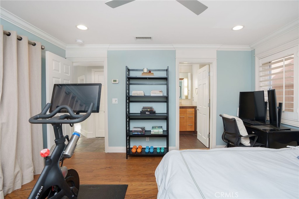 617 Crest Drive