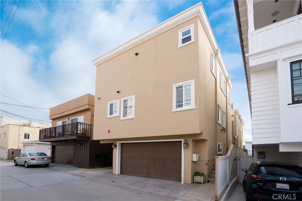 617 Crest Drive