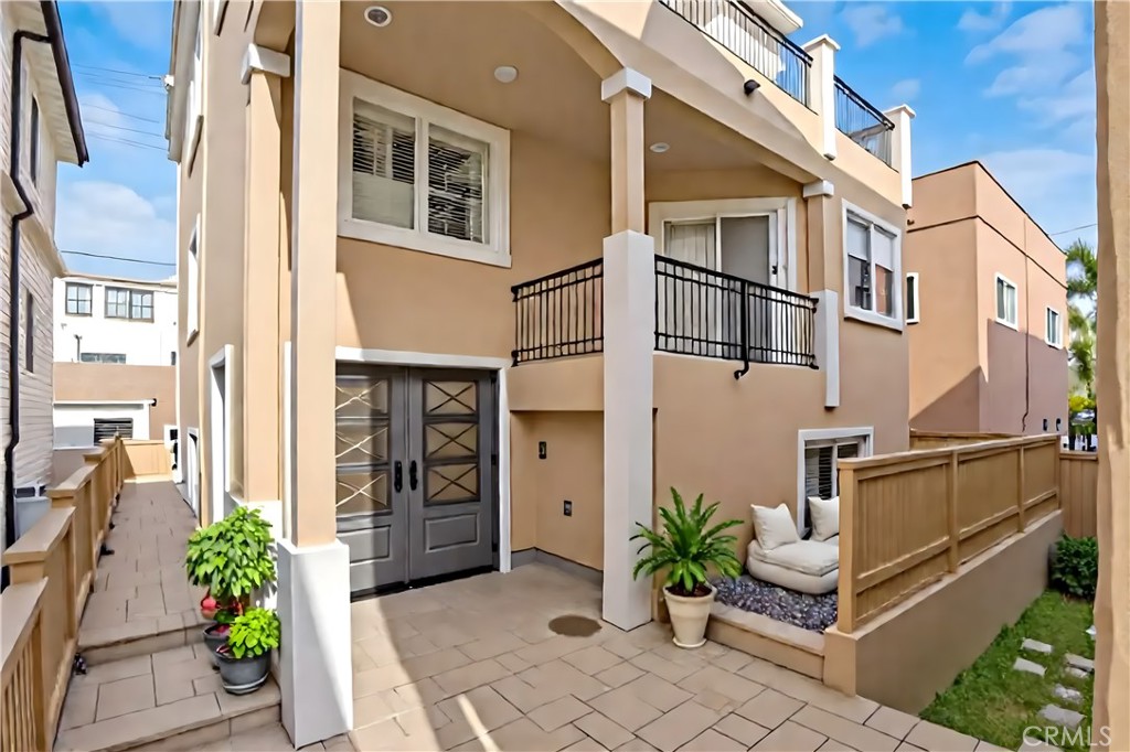 617 Crest Drive