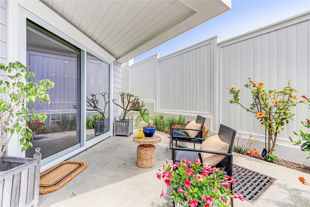 704 Loma