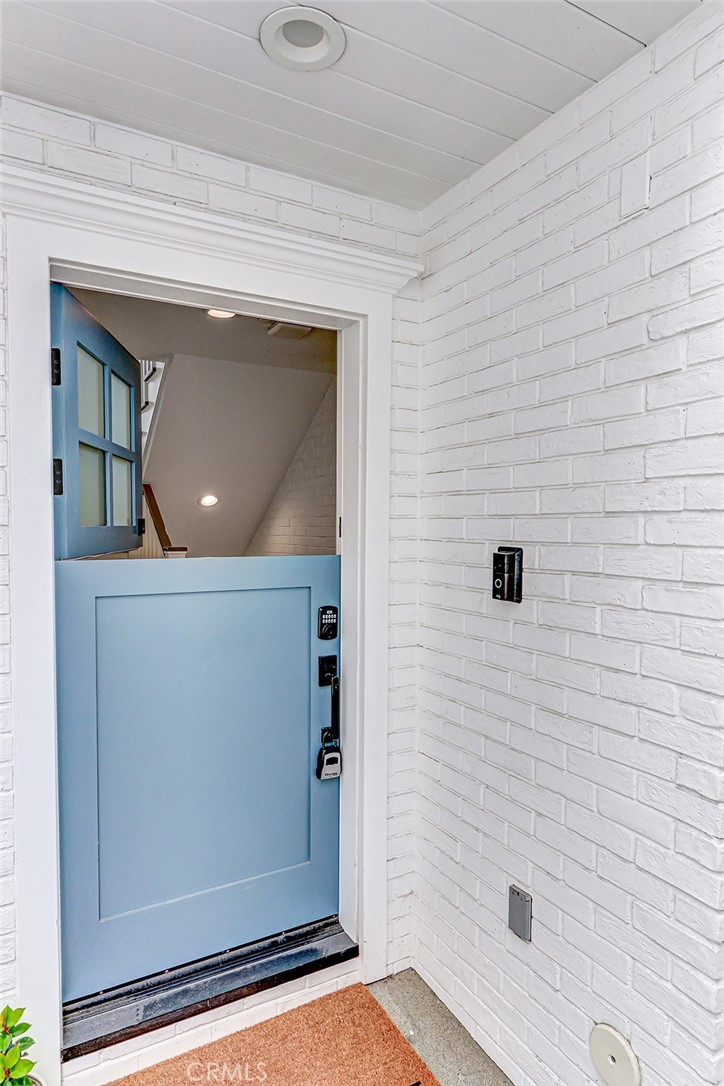 704 Loma