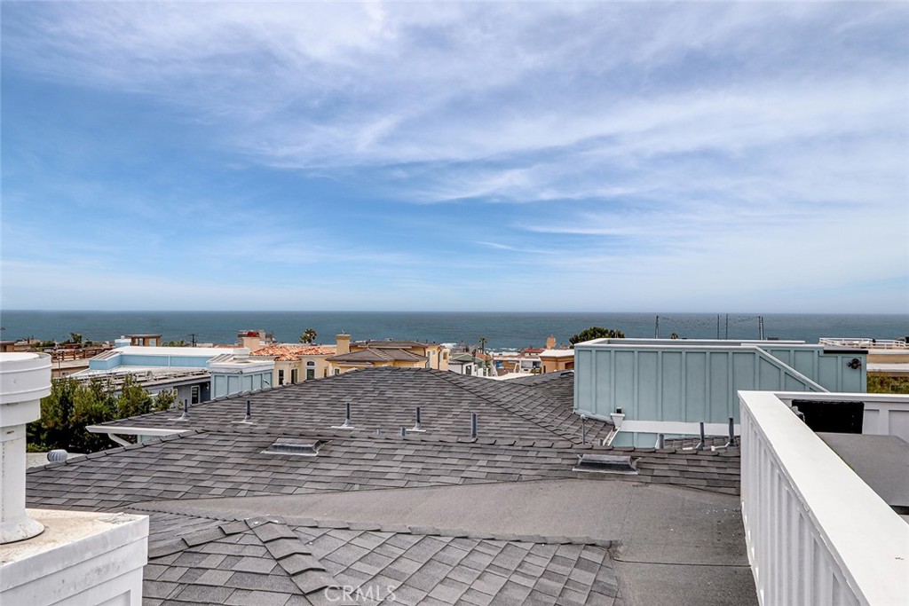 704 Loma