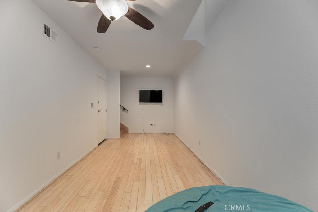 501 Herondo Street 49