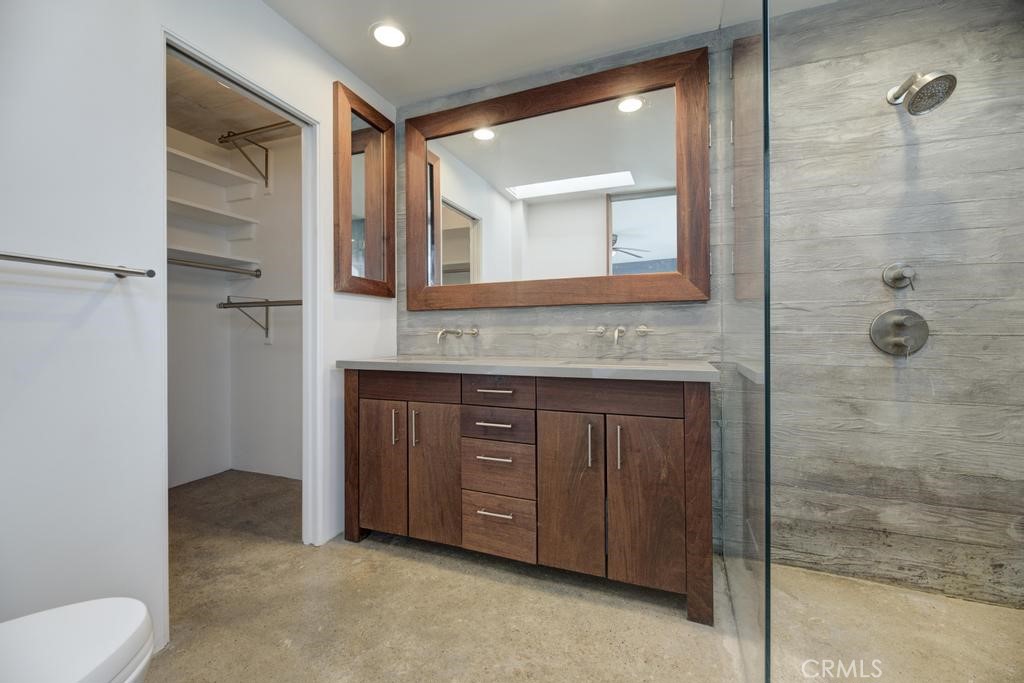 501 Herondo Street 49
