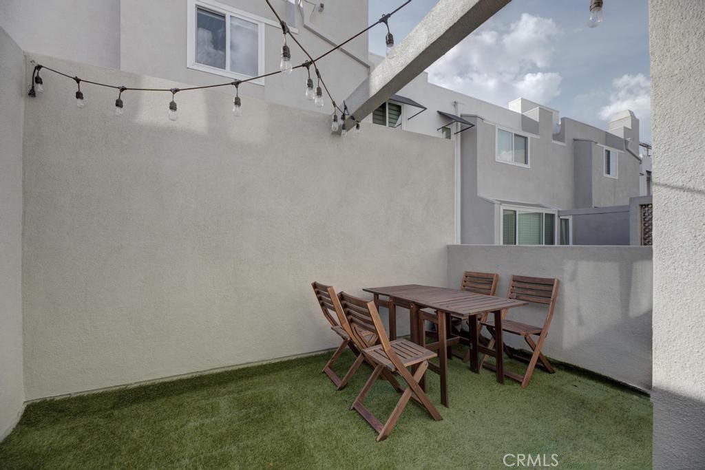 501 Herondo Street 49
