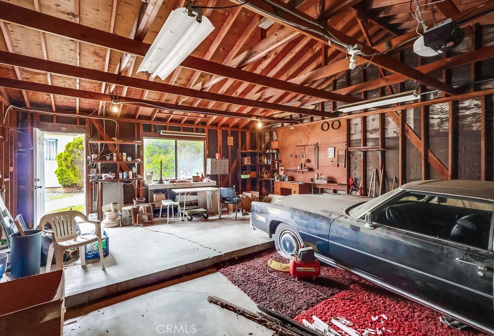 15325 Grevillea Avenue