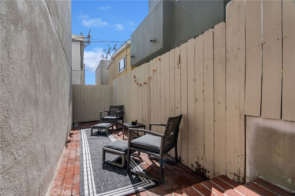 225 El Porto Street 227A