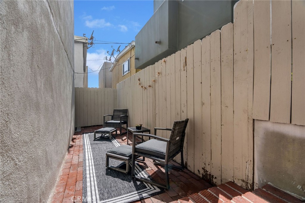 225 El Porto Street 227A