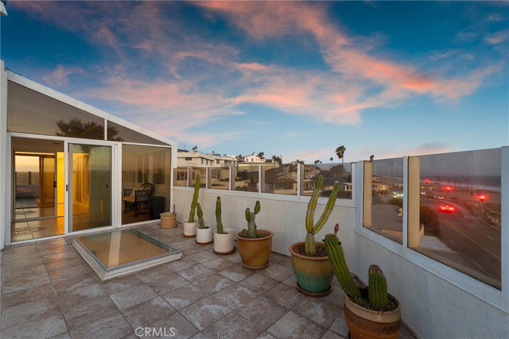 7335 Vista Del Mar Lane