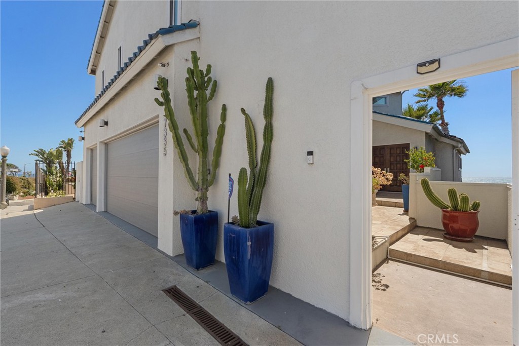 7335 Vista Del Mar Lane