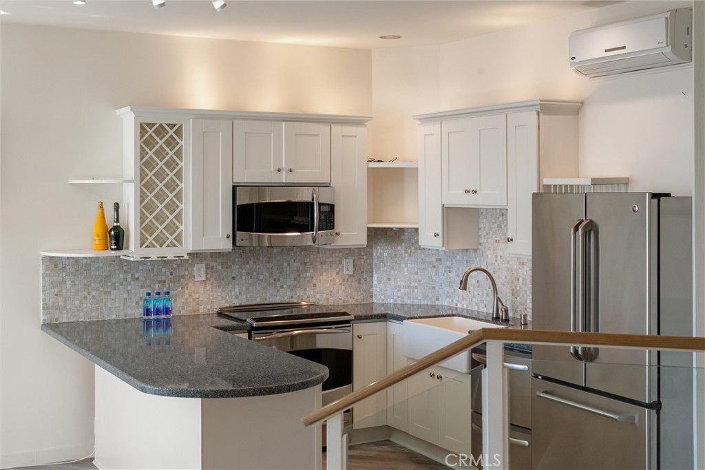 7335 Vista Del Mar Lane