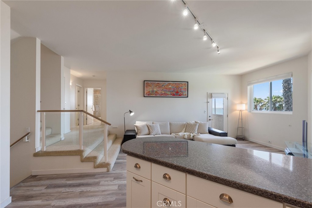 7335 Vista Del Mar Lane