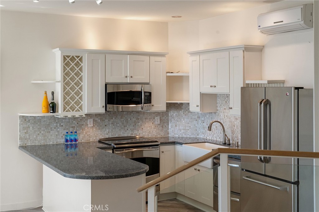 7335 Vista Del Mar Lane