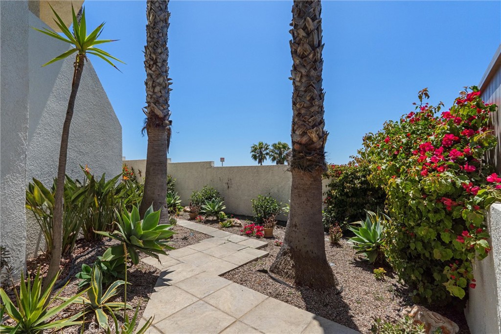 7335 Vista Del Mar Lane