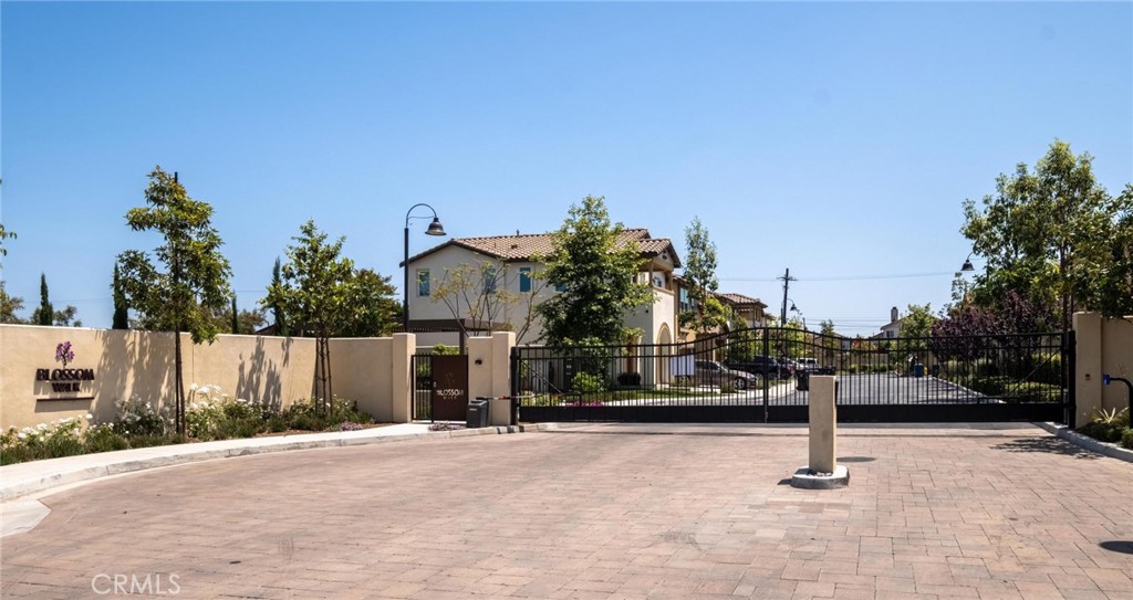 1924 N Floret Drive