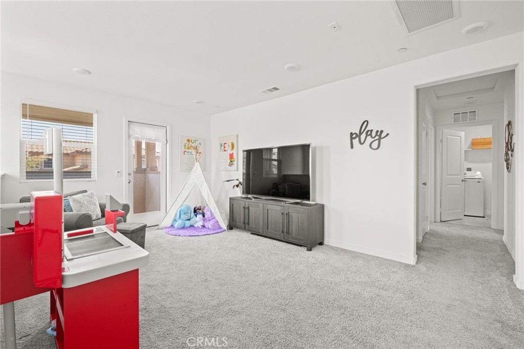 1924 N Floret Drive