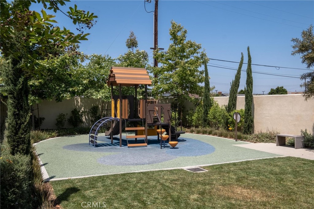 1924 N Floret Drive