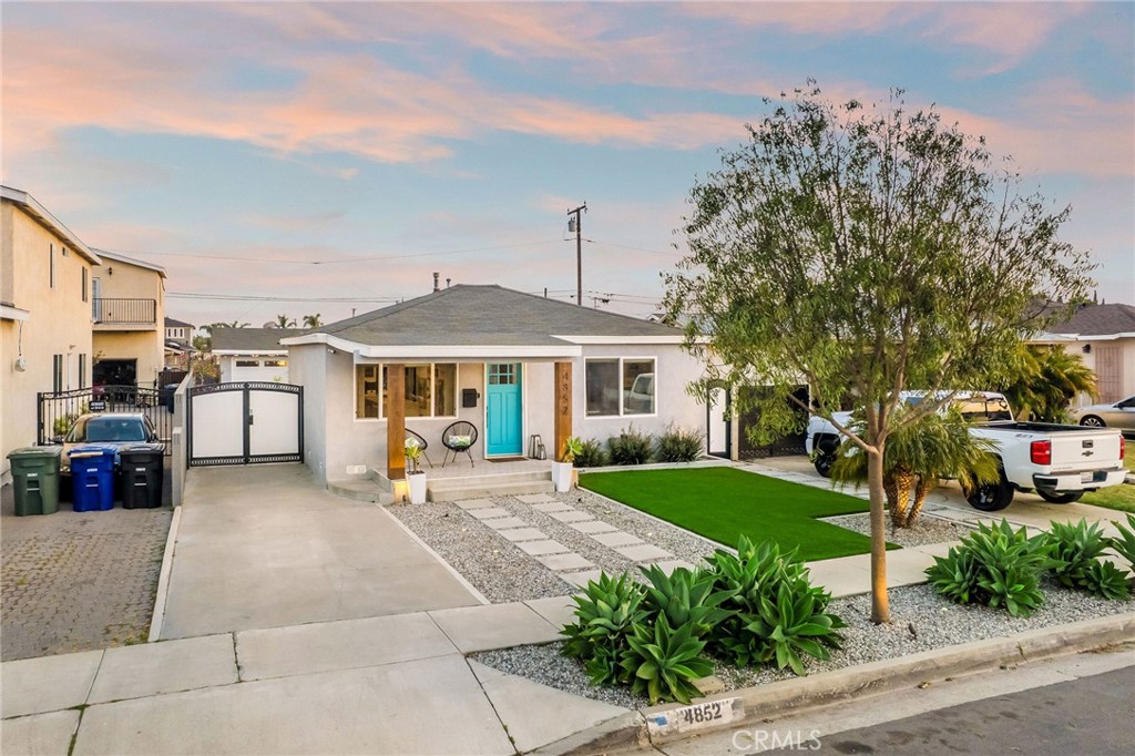 4852 W 129th Street