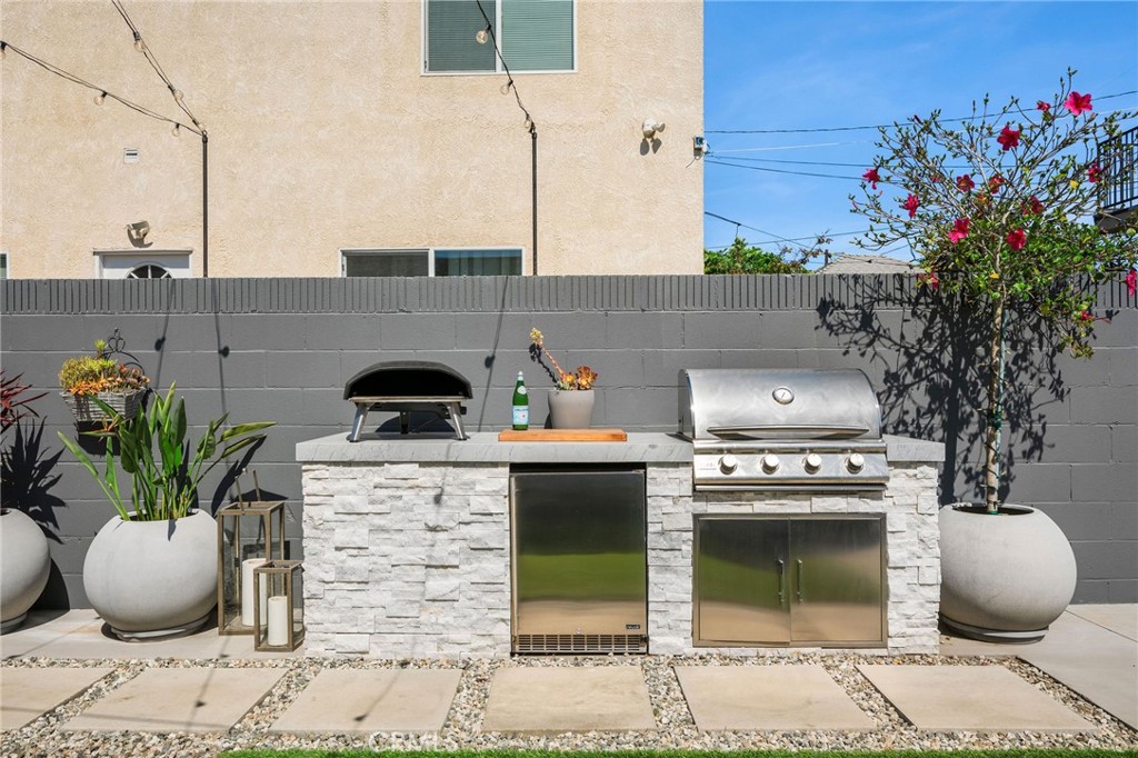 4852 W 129th Street